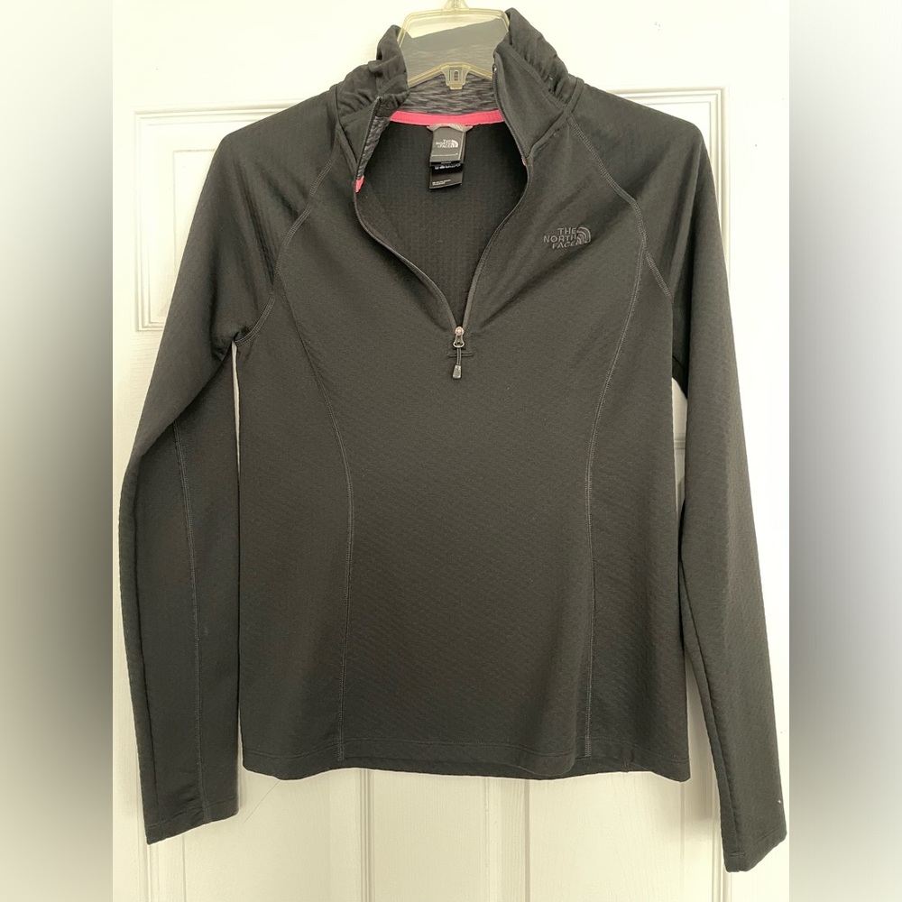 The North Face Women’s Quarter Zip Top - Size Small
